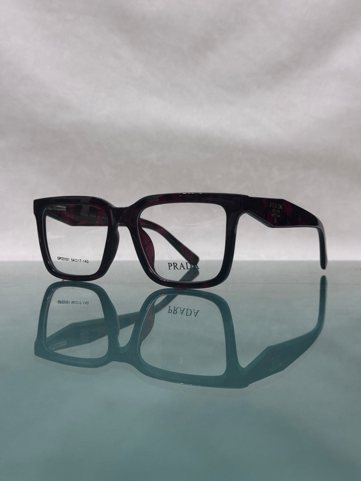 Prada - prestige bordeaux