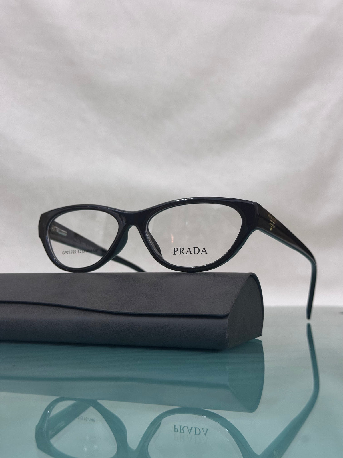 Prada - Cat-Eye Noir