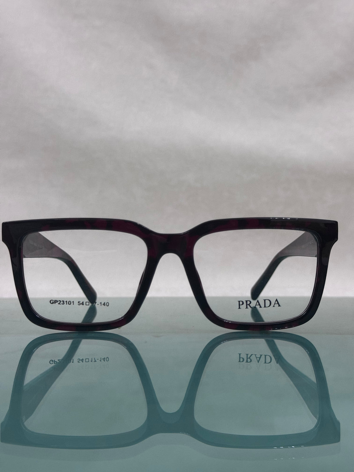 Prada - prestige bordeaux